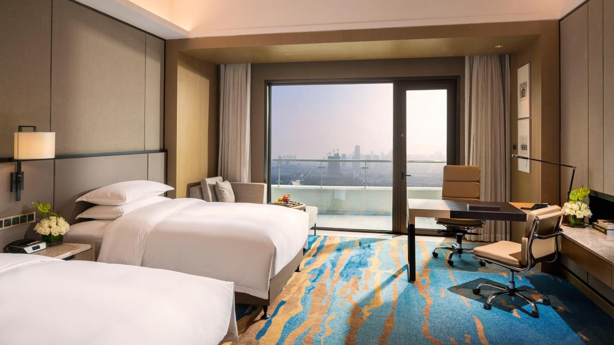 Intercontinental Wuhan By Ihg - Yangtze River View Exterior photo